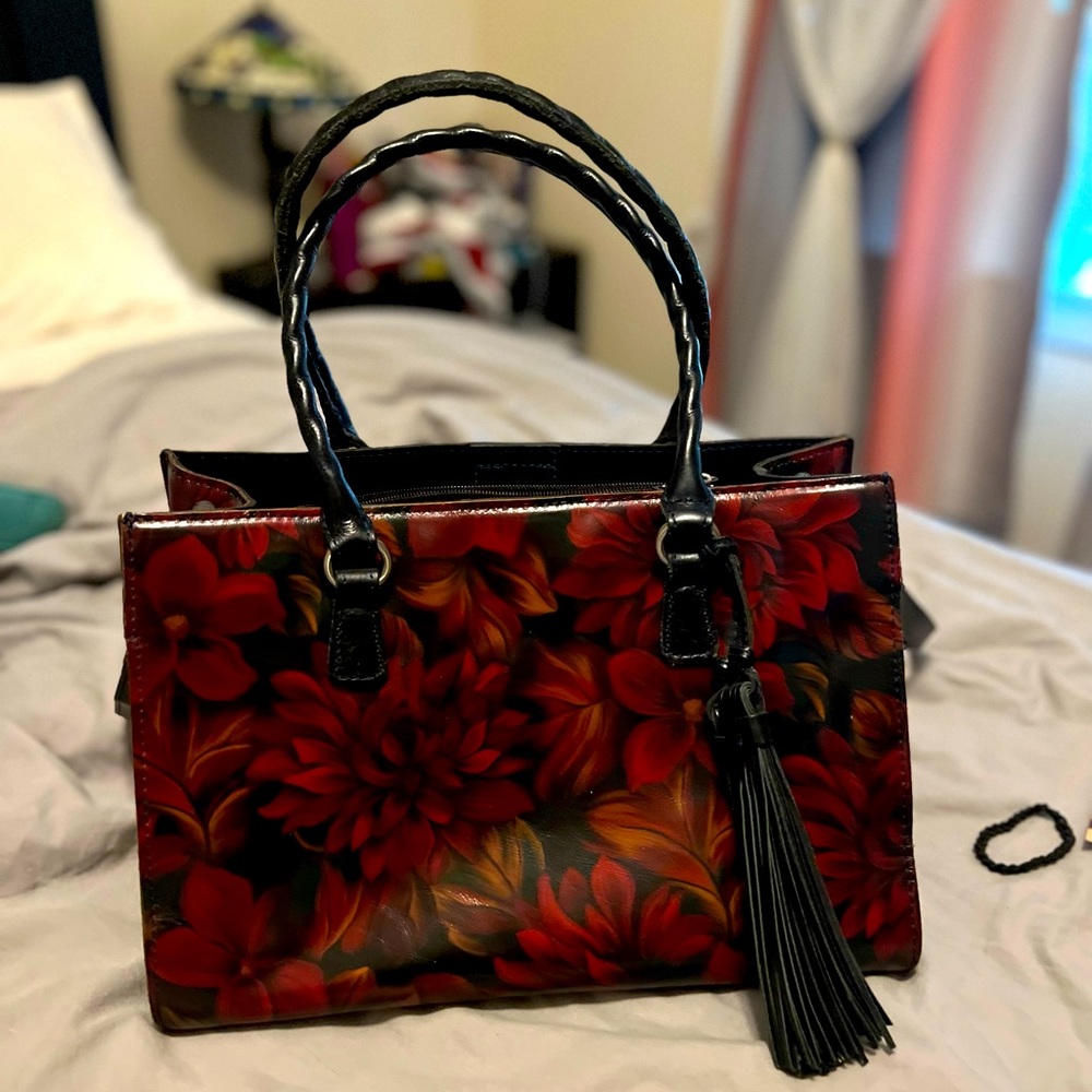 Patricia Nash handbag. Crossbody strap.